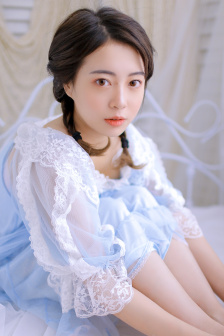 把毛笔放到洞里写字不准掉
